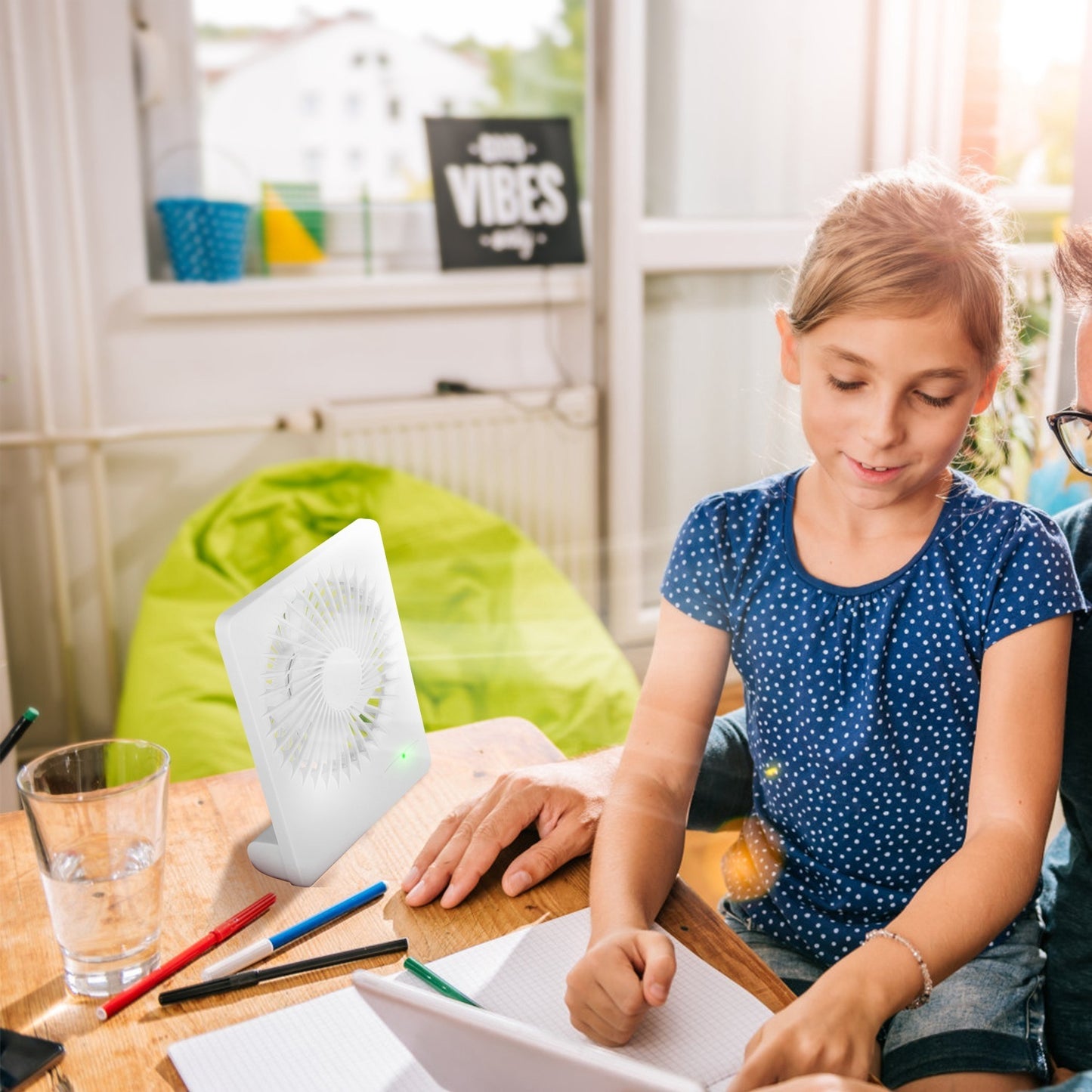 Portable Desk Fan USB Rechargeable Table Cooling Fan Quiet 5 Blades Desktop Fan With 3 Speeds Ajustment For Bedroom Office